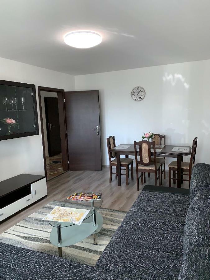 Apartament Tt10 Botanicka เตอร์นาวา ภายนอก รูปภาพ